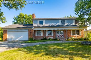 16650 Walcliff Drive, Clinton Township, MI 48035