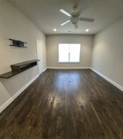 2904 Sheridan, Carrollton, TX 75010