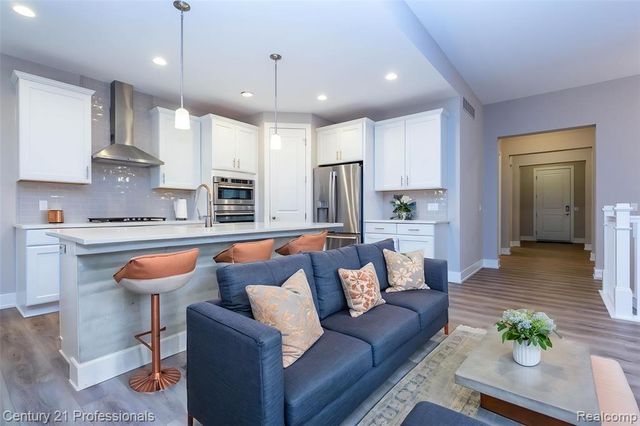 17242 Garden Ridge Lane, Northville, MI 48168