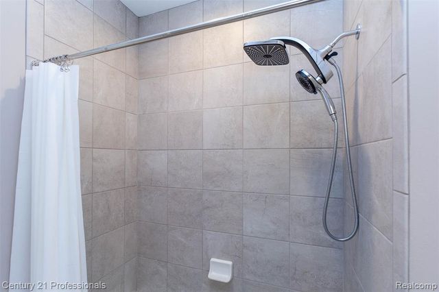 17242 Garden Ridge Lane, Northville, MI 48168