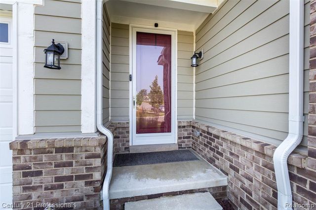 17242 Garden Ridge Lane, Northville, MI 48168