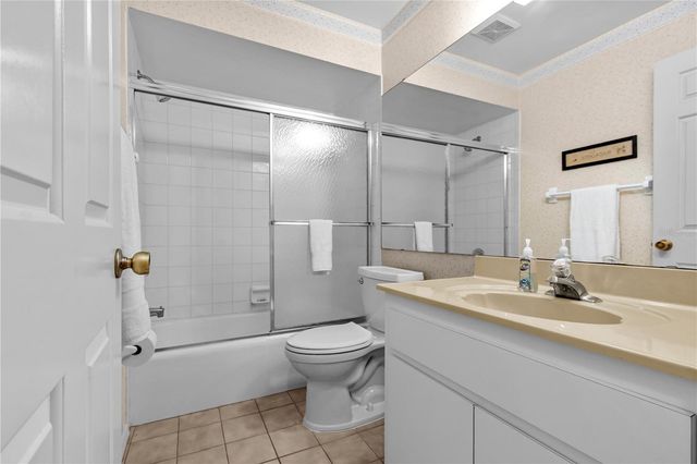 922 CAPRI ISLES BOULEVARD 217, Venice, FL 34292