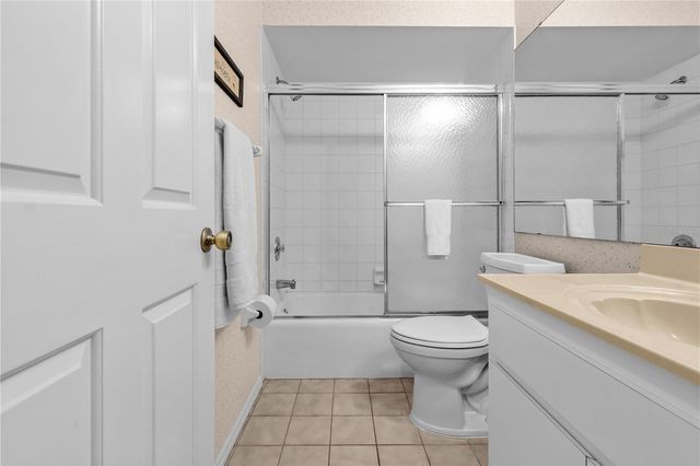 922 CAPRI ISLES BOULEVARD 217, Venice, FL 34292