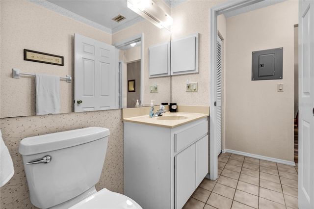 922 CAPRI ISLES BOULEVARD 217, Venice, FL 34292