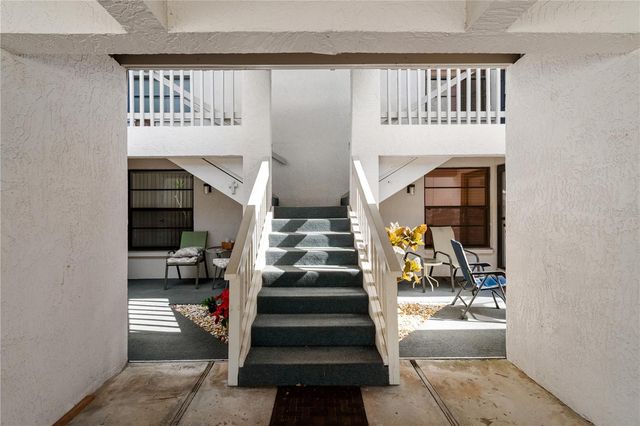 922 CAPRI ISLES BOULEVARD 217, Venice, FL 34292