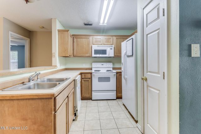 10346 Cottage Court, D'iberville, MS 39540