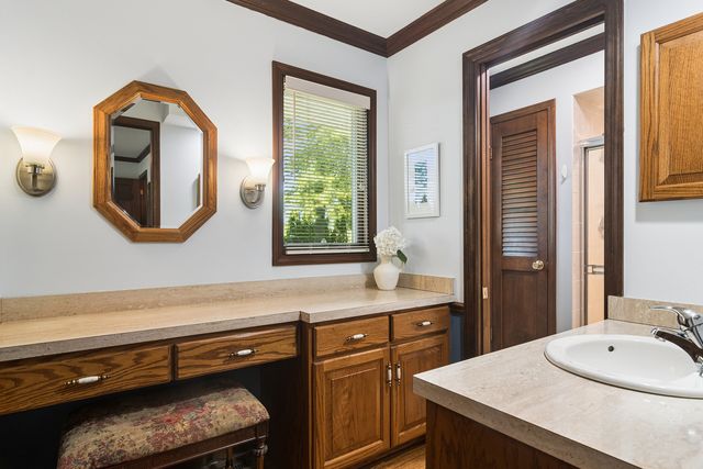 135 Hillcrest Court, Barrington, IL 60010