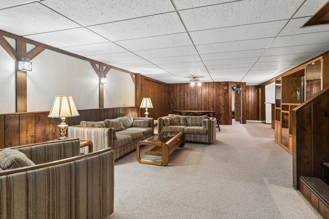 135 Hillcrest Court, Barrington, IL 60010
