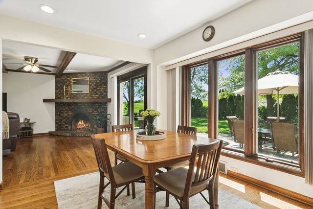135 Hillcrest Court, Barrington, IL 60010