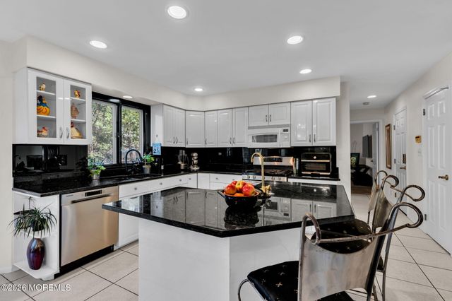 37 Carrie Drive, Marlboro, NJ 07746