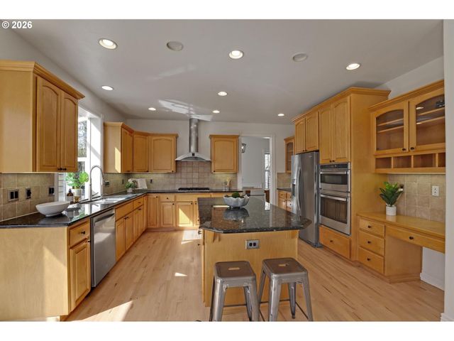 14030 Nw LAKEVIEW Dr, Portland, OR 97229