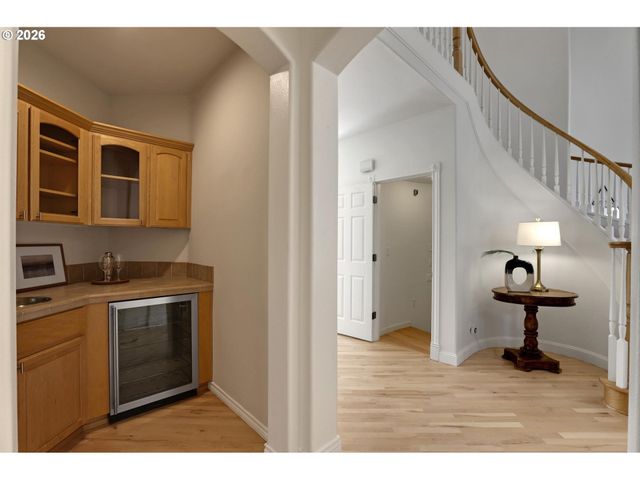 14030 Nw LAKEVIEW Dr, Portland, OR 97229