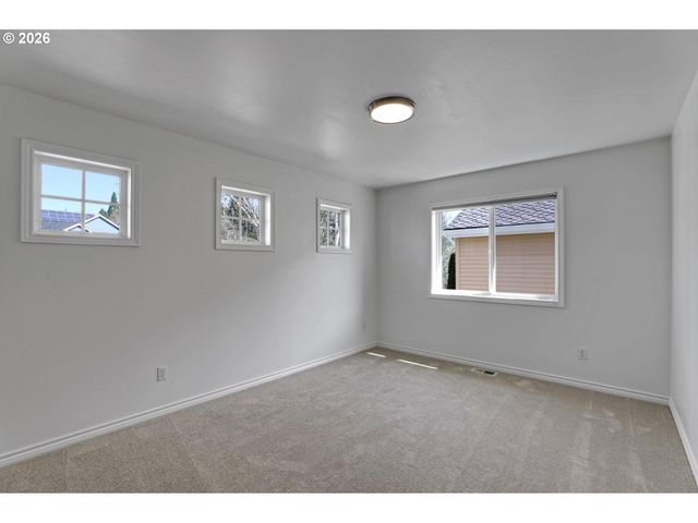 14030 Nw LAKEVIEW Dr, Portland, OR 97229