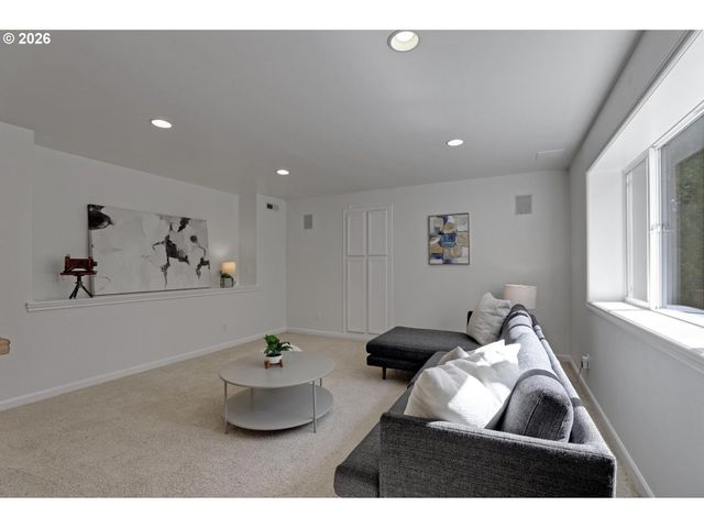 14030 Nw LAKEVIEW Dr, Portland, OR 97229