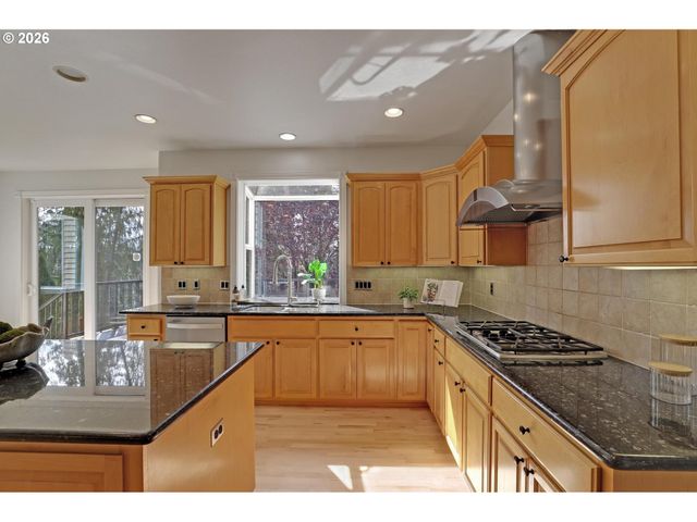 14030 Nw LAKEVIEW Dr, Portland, OR 97229