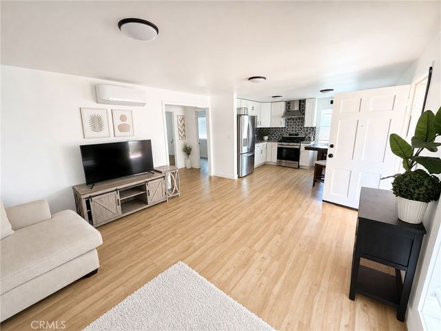 125 N Date Avenue, Rialto, CA 92376