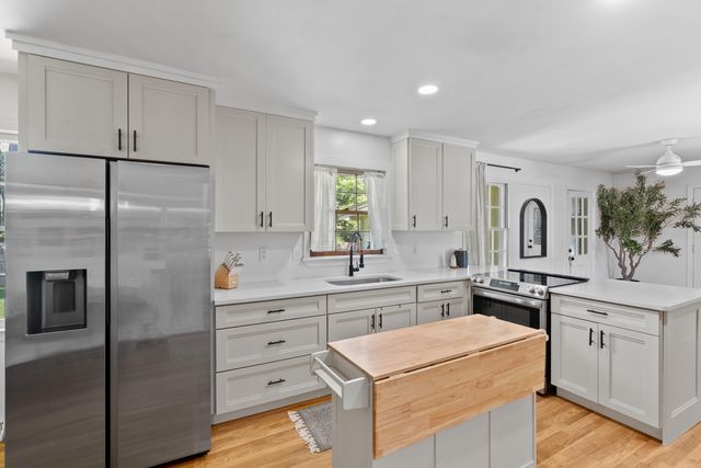 5325 Helene Drive, North Charleston, SC 29418