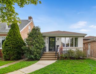5343 N Moody Avenue, Chicago, IL 60630