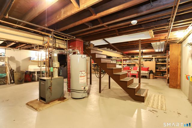 8 Housman Street, Danbury, CT 06810