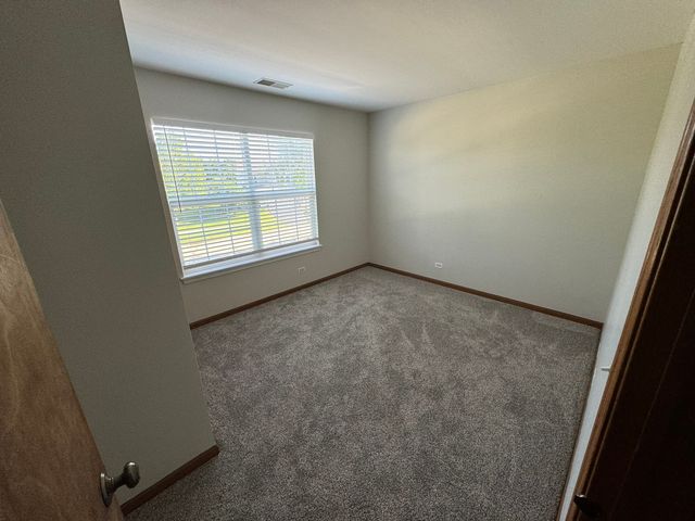 593 W Kristina Lane, Round Lake, IL 60073
