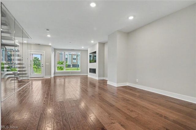 1262 W 70th Street, Cleveland, OH 44102