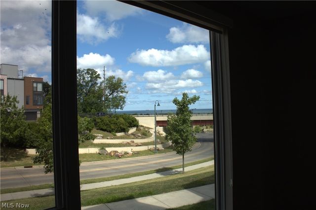 1262 W 70th Street, Cleveland, OH 44102