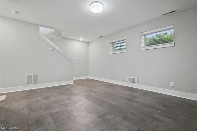 1262 W 70th Street, Cleveland, OH 44102
