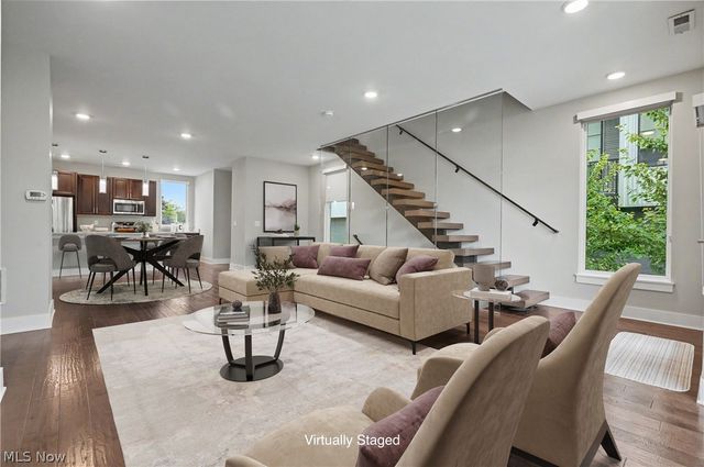 1262 W 70th Street, Cleveland, OH 44102
