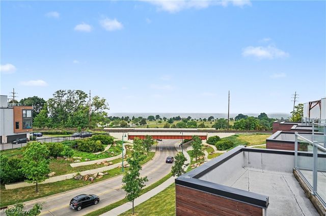 1262 W 70th Street, Cleveland, OH 44102