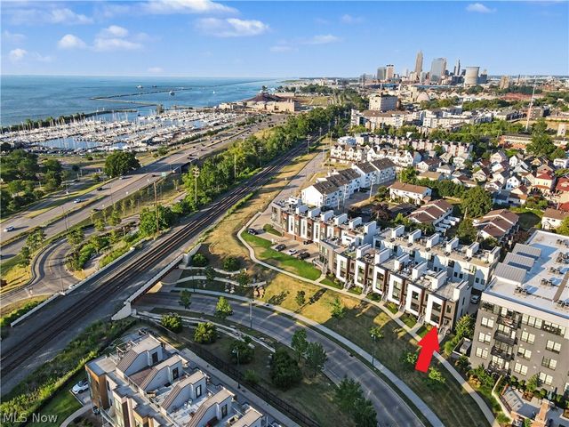 1262 W 70th Street, Cleveland, OH 44102