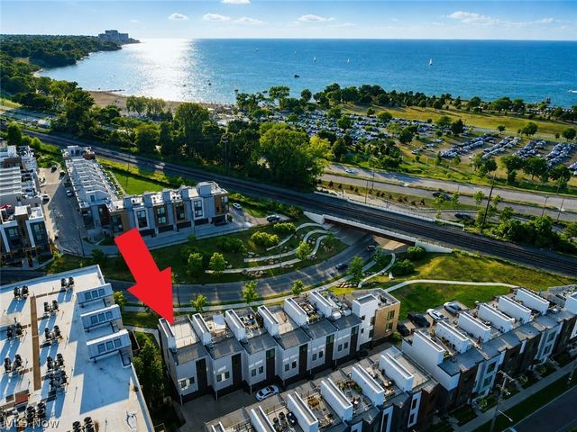 1262 W 70th Street, Cleveland, OH 44102