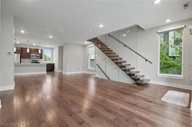 1262 W 70th Street, Cleveland, OH 44102