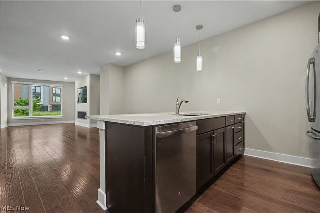 1262 W 70th Street, Cleveland, OH 44102