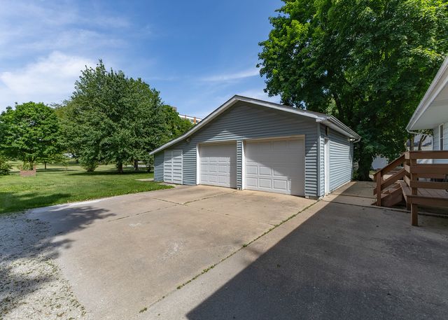 335 N Chicago Street, Geneseo, IL 61254