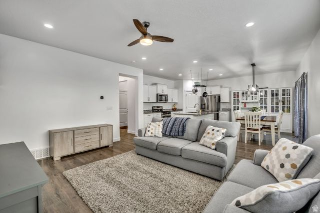 583 S RAVENWOOD LN, Saratoga Springs, UT 84045