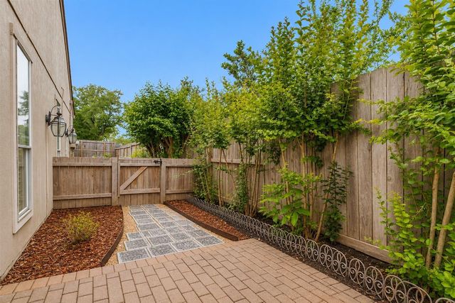 11634 Southlake Drive, Houston, TX 77077