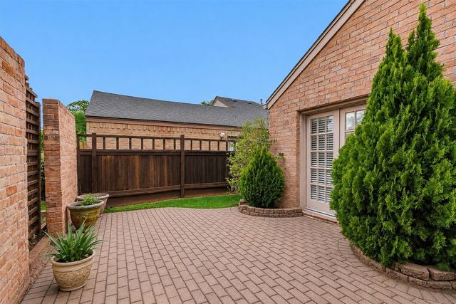11634 Southlake Drive, Houston, TX 77077