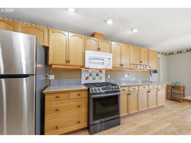 4700 THUNDERBIRD St, Eugene, OR 97404