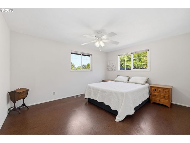 4700 THUNDERBIRD St, Eugene, OR 97404