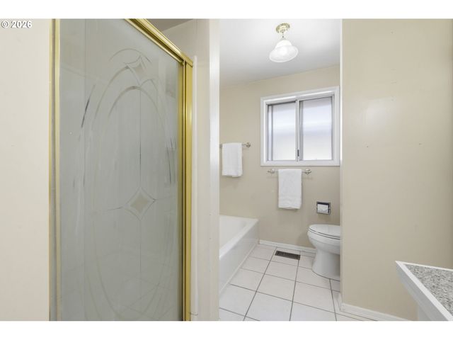 4700 THUNDERBIRD St, Eugene, OR 97404