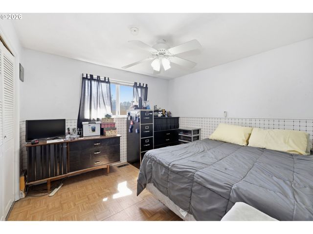 4700 THUNDERBIRD St, Eugene, OR 97404