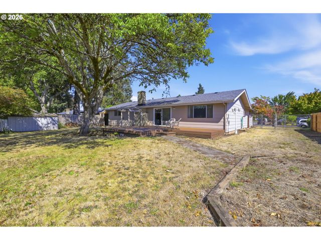 4700 THUNDERBIRD St, Eugene, OR 97404