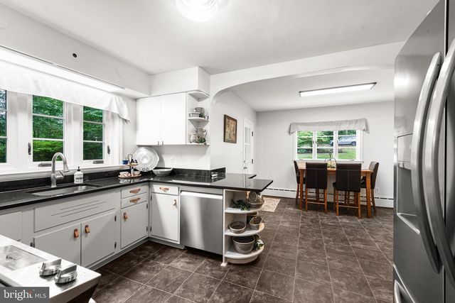 3114 SUNSET LN, Phoenix, MD 21131