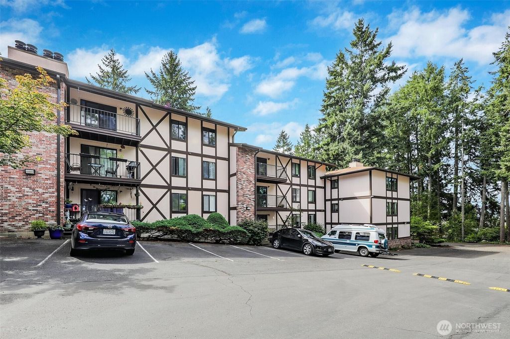 4501 Grandview Drive W #T208, University Place, WA 98466