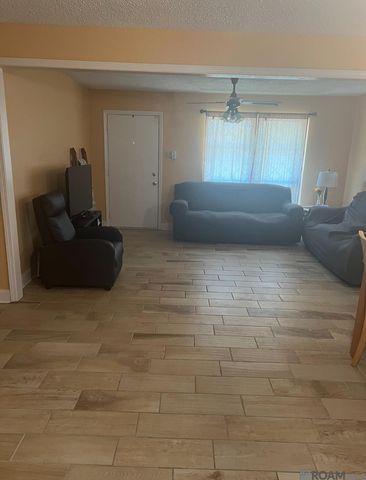 9684 Leadale Dr, Baton Rouge, LA 70811