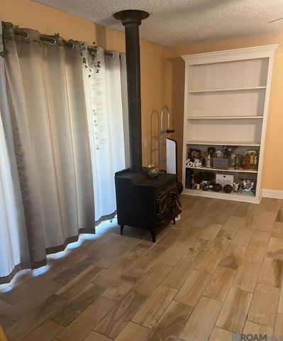 9684 Leadale Dr, Baton Rouge, LA 70811