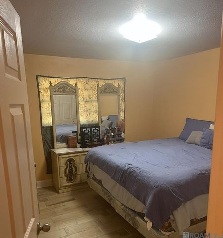 9684 Leadale Dr, Baton Rouge, LA 70811