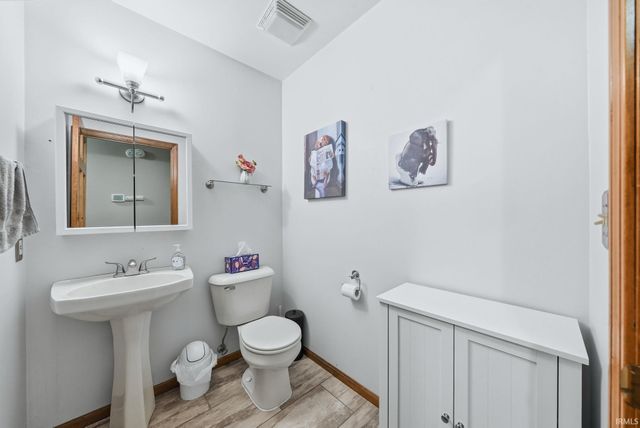 2204 Cedarwood Way, Fort Wayne, IN 46804