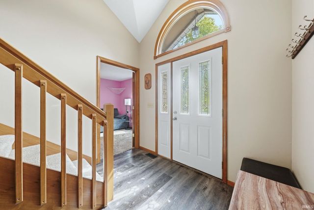 2204 Cedarwood Way, Fort Wayne, IN 46804