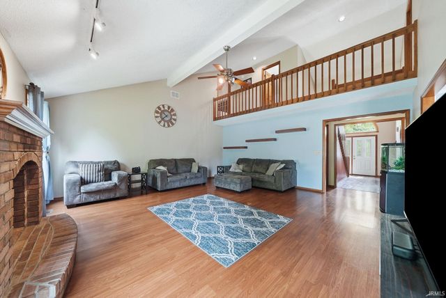 2204 Cedarwood Way, Fort Wayne, IN 46804